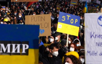 Las feministas rusas salen a la calle a protestar contra la guerra de Putin