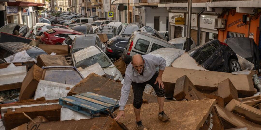 Solidaridad popular con las afectadas por la DANA. Gobiernos y empresarios responsables. Ecosocialismo o barbarie.